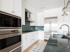2000 Royal Court 2101, North Hills NY 11040