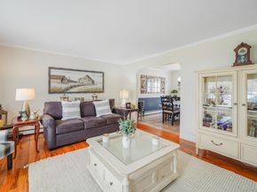 5 Donna Court, Selden NY 11784