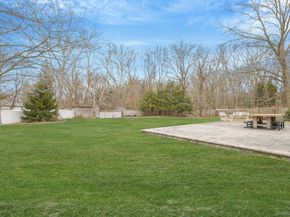 5 Donna Court, Selden NY 11784