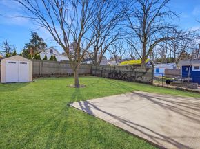 27 Vine Road, Rocky Point NY 11778