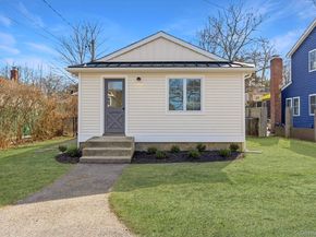 27 Vine Road, Rocky Point NY 11778