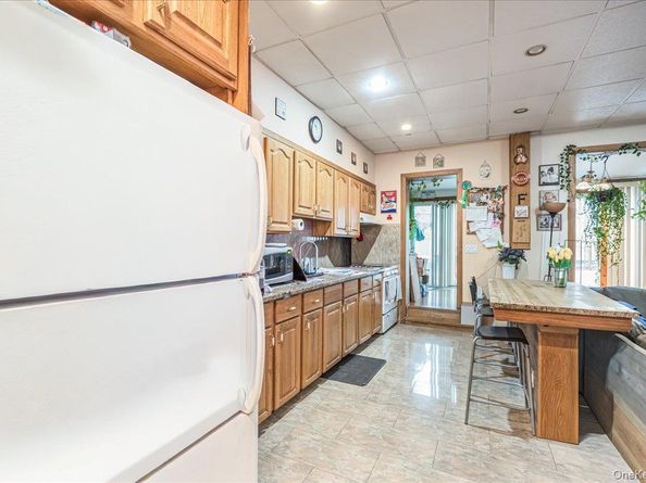 73-51 70th Street, Glendale NY 11385