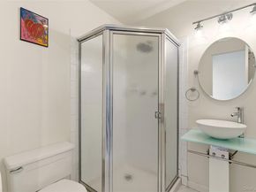 5 Waterford Way, Syosset NY 11791