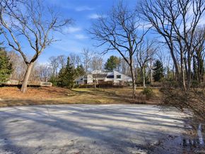 5 Waterford Way, Syosset NY 11791