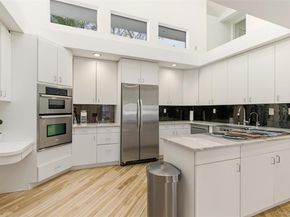 5 Waterford Way, Syosset NY 11791