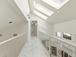 5 Waterford Way, Syosset NY 11791