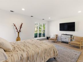 5 Waterford Way, Syosset NY 11791