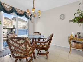 109 Glen Way, Syosset NY 11791