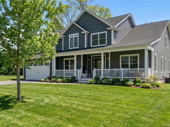 9 Saber Lane, Kings Park NY 11754