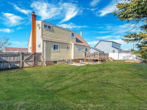 690 N Delaware Avenue, Lindenhurst NY 11757