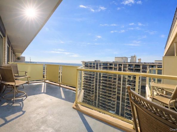 18-15 215 Street PH F, Bayside NY 11360