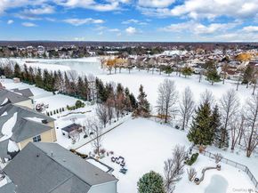 27 Avolet Court, Mount Sinai NY 11766