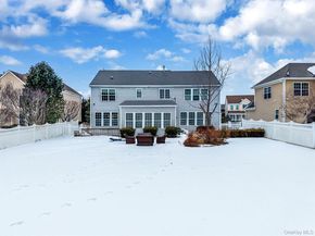 27 Avolet Court, Mount Sinai NY 11766