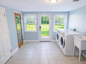 39 West Lane, Bay Shore NY 11706