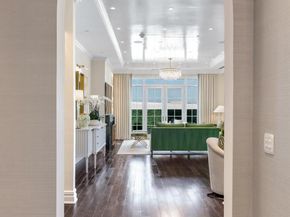 6000 Royal Court PENTHOUSE, North Hills NY 11040