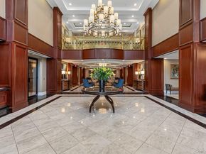 6000 Royal Court PENTHOUSE, North Hills NY 11040
