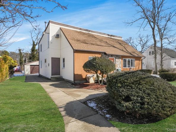 467 Carlls Path, Deer Park NY 11729