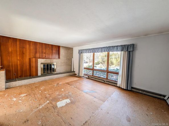 5180 Sound Avenue, Mattituck NY 11952