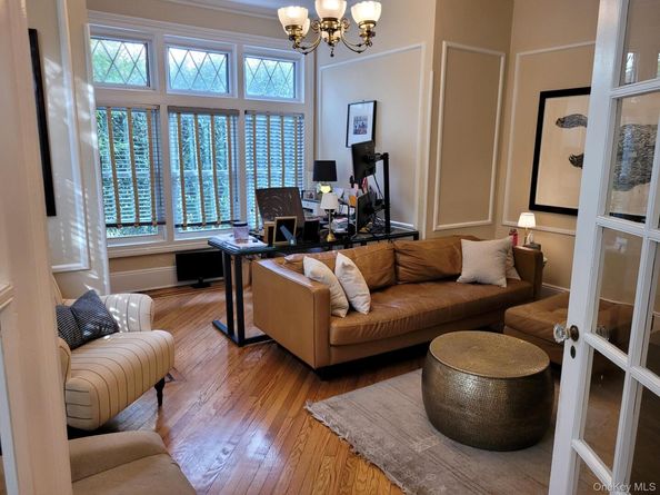 41 Hilton Avenue, Garden City NY 11530