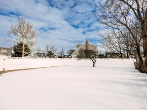 6 Maple Lane, Massapequa Park NY 11762