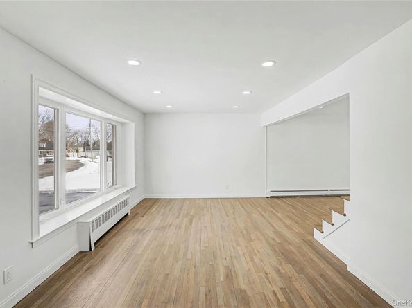 6 Maple Lane, Massapequa Park NY 11762