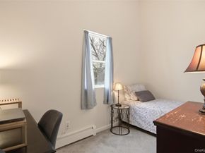 2 Lakeland Place, Farmingville NY 11738