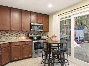 2 Lakeland Place, Farmingville NY 11738