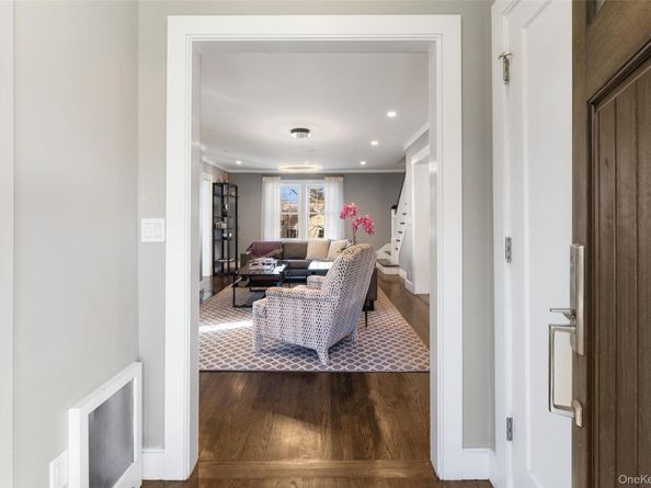 29 Dobbs Terrace, Scarsdale NY 10583