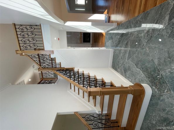 582 Gaynor Place, West Hempstead NY 11552