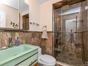 1 Bay Club Drive 4R, Bayside NY 11360