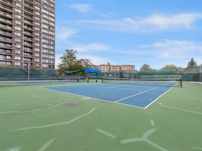 1 Bay Club Drive 4R, Bayside NY 11360