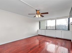 1 Bay Club Drive 4R, Bayside NY 11360