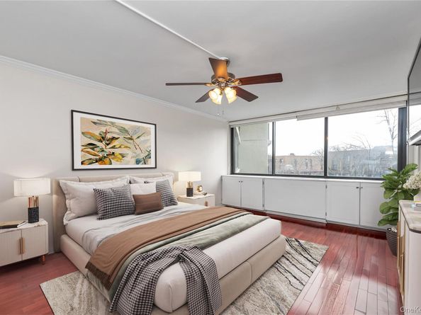 1 Bay Club Drive 4R, Bayside NY 11360