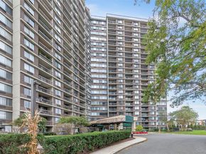 1 Bay Club Drive 4R, Bayside NY 11360