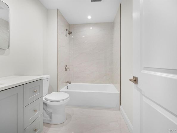 48 Victorian Lane, Medford NY 11763