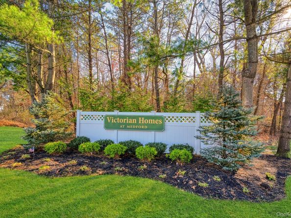 48 Victorian Lane, Medford NY 11763