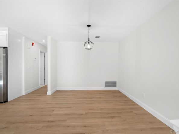 48 Victorian Lane, Medford NY 11763