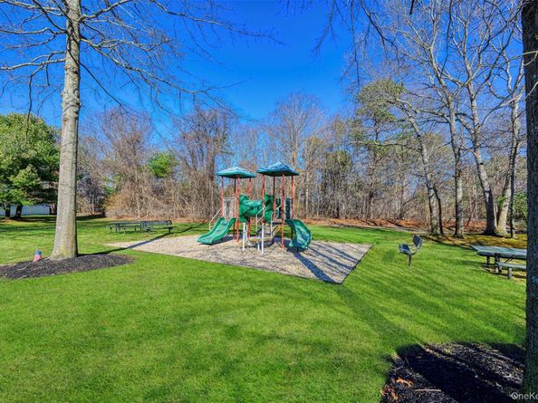 48 Victorian Lane, Medford NY 11763