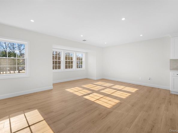 48 Victorian Lane, Medford NY 11763