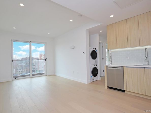 15002 Northern Bloulevard 4G, Flushing NY 11354