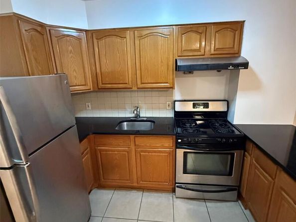 42-11 Parsons Boulevard 4B, Flushing NY 11355