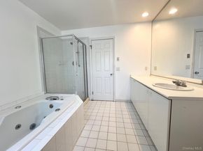 24 Ray Place 14, Scarsdale NY 10583