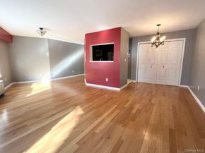 24 Ray Place 14, Scarsdale NY 10583