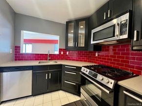 24 Ray Place 14, Scarsdale NY 10583