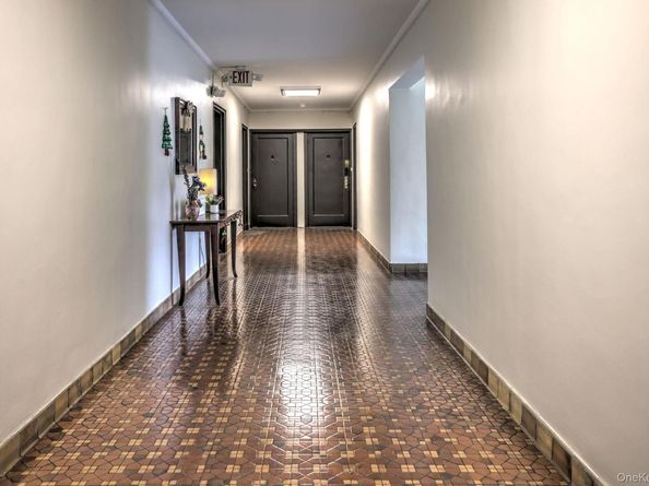 450 Pelham Road 3B, New Rochelle NY 10805