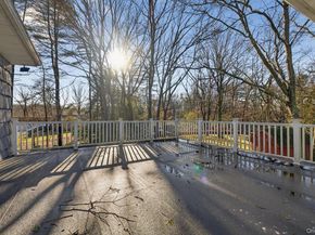 4 Penn Court, Dix Hills NY 11746