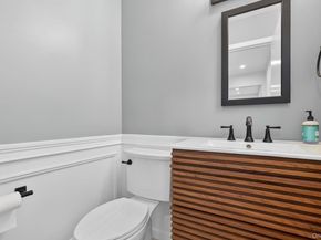 4 Penn Court, Dix Hills NY 11746