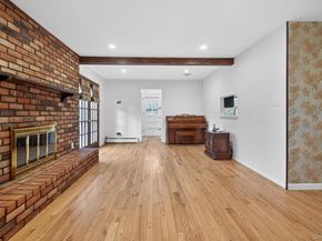 4 Penn Court, Dix Hills NY 11746