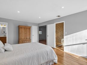 4 Penn Court, Dix Hills NY 11746