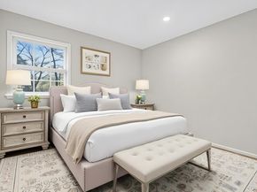 4 Penn Court, Dix Hills NY 11746